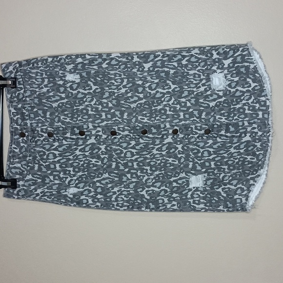 Easel Denim Snap-Up Skirt - Picture 1 of 6